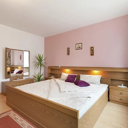 Apartment Am Schloss *
